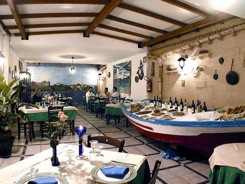 Alceste Hotel